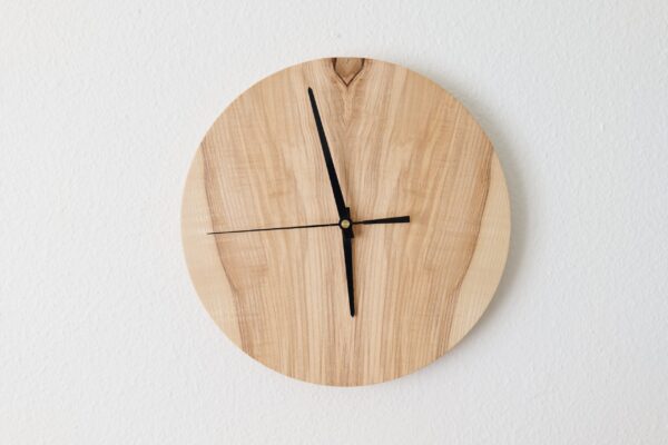 Aeris – Wooden Wall Clock